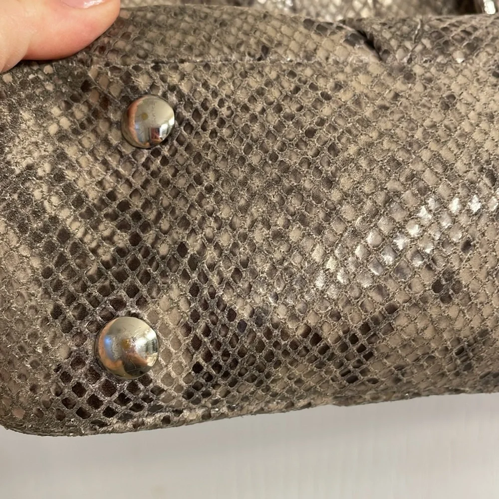 Beautiful Pre Loved Python Coach - Picture 5 of 17